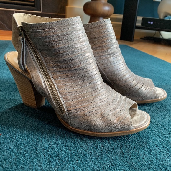 Paul Green Shoes - Paul Green ‘Cayenne’ Leather Peep Toe Sandal